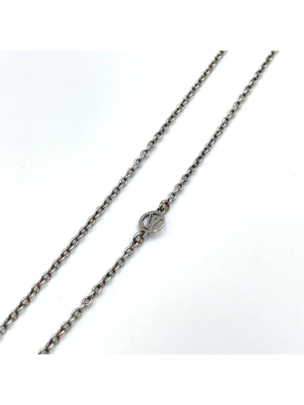 Louis Vuitton Essential Metal Silver Necklace - Picture 6 of 10